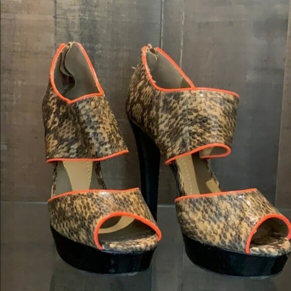 BCBG Generation Heels - Picture 1 of 2